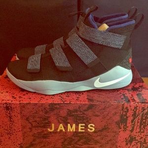 LeBron Nike Soldier XI